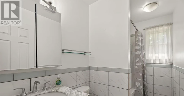 104 Oriole Avenue, Ottawa, ON, K2L 1E7 - 13