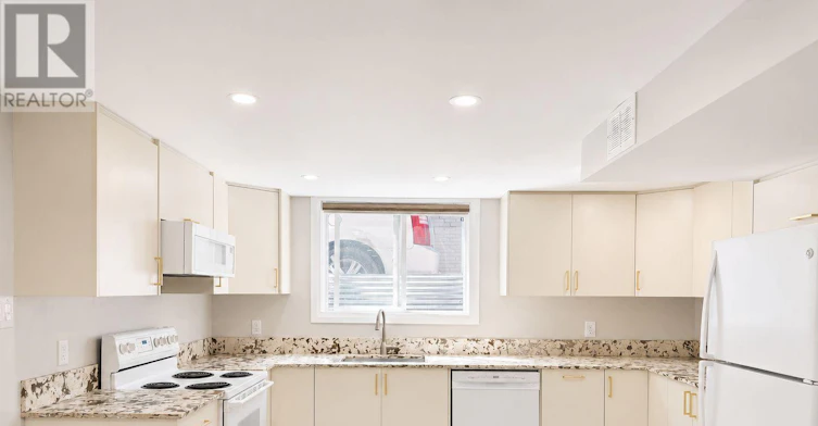 735 Borthwick Avenue, Ottawa, ON, K1K 2M3 - 2