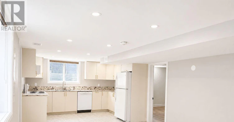 735 Borthwick Avenue, Ottawa, ON, K1K 2M3 - 3