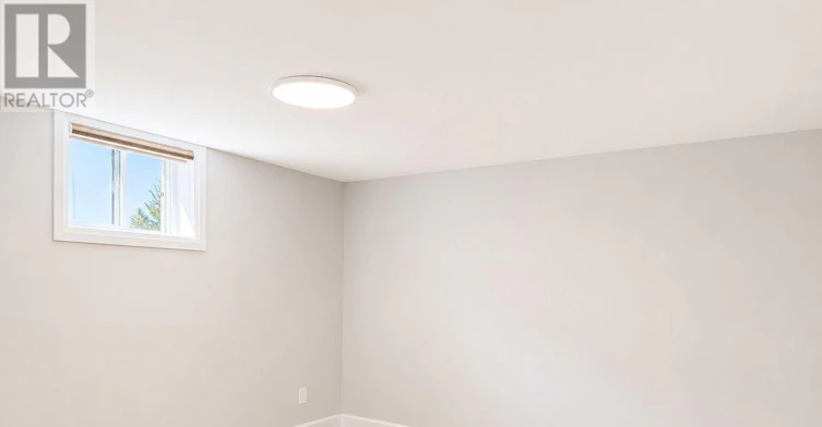735 Borthwick Avenue, Ottawa, ON, K1K 2M3 - 12