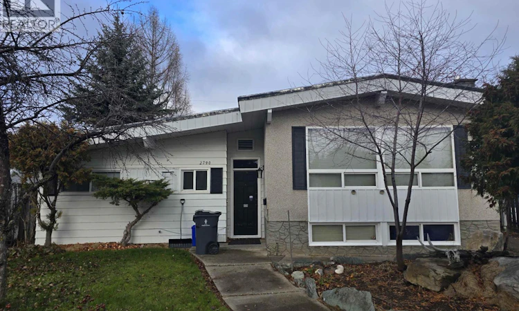 2790 Fairview Crescent