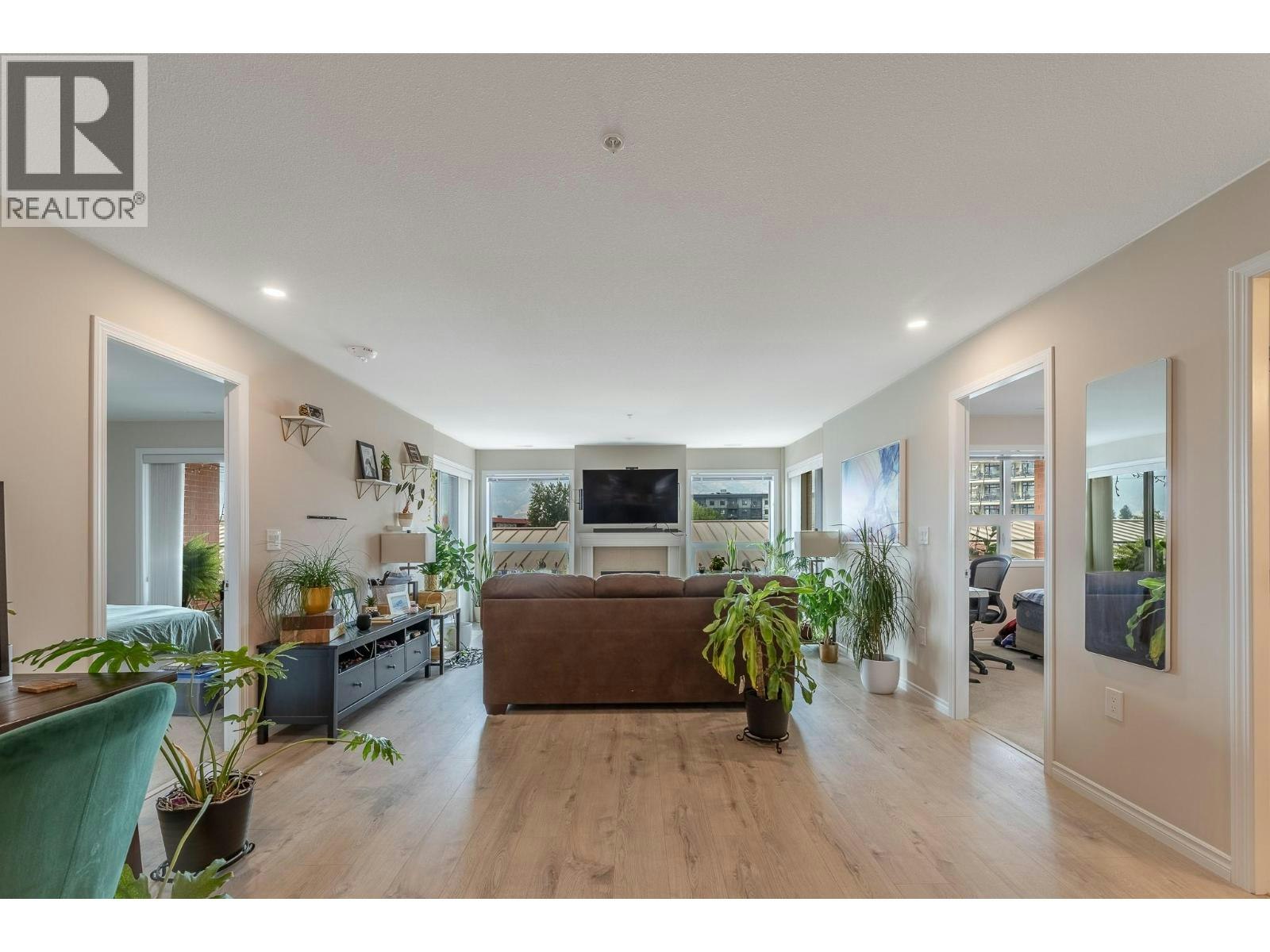 304-3346 Skaha Lake Road, Penticton, BC, V2A 6G4 - 6