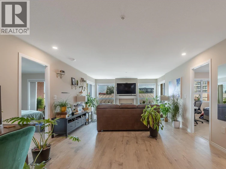 304-3346 Skaha Lake Road, Penticton, BC, V2A 6G4 - 6