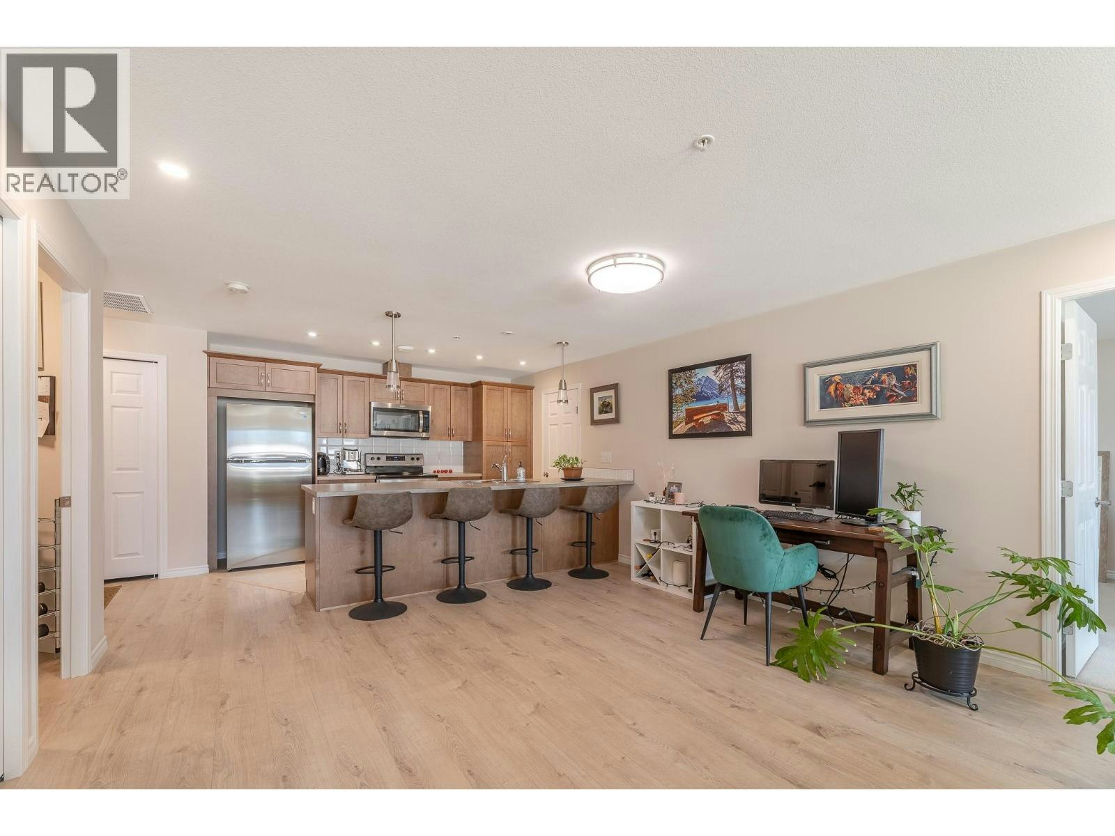 304-3346 Skaha Lake Road, Penticton, BC, V2A 6G4 - 9