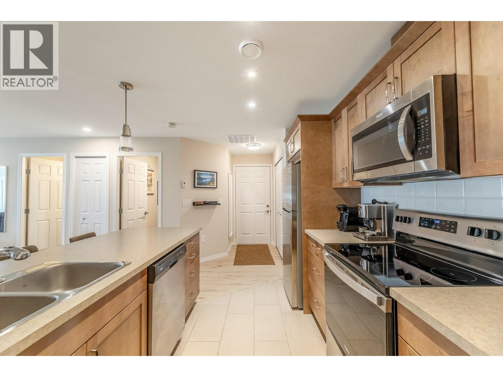304-3346 Skaha Lake Road, Penticton, BC, V2A 6G4 - 12