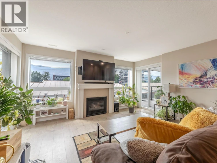 304-3346 Skaha Lake Road, Penticton, BC, V2A 6G4 - 3