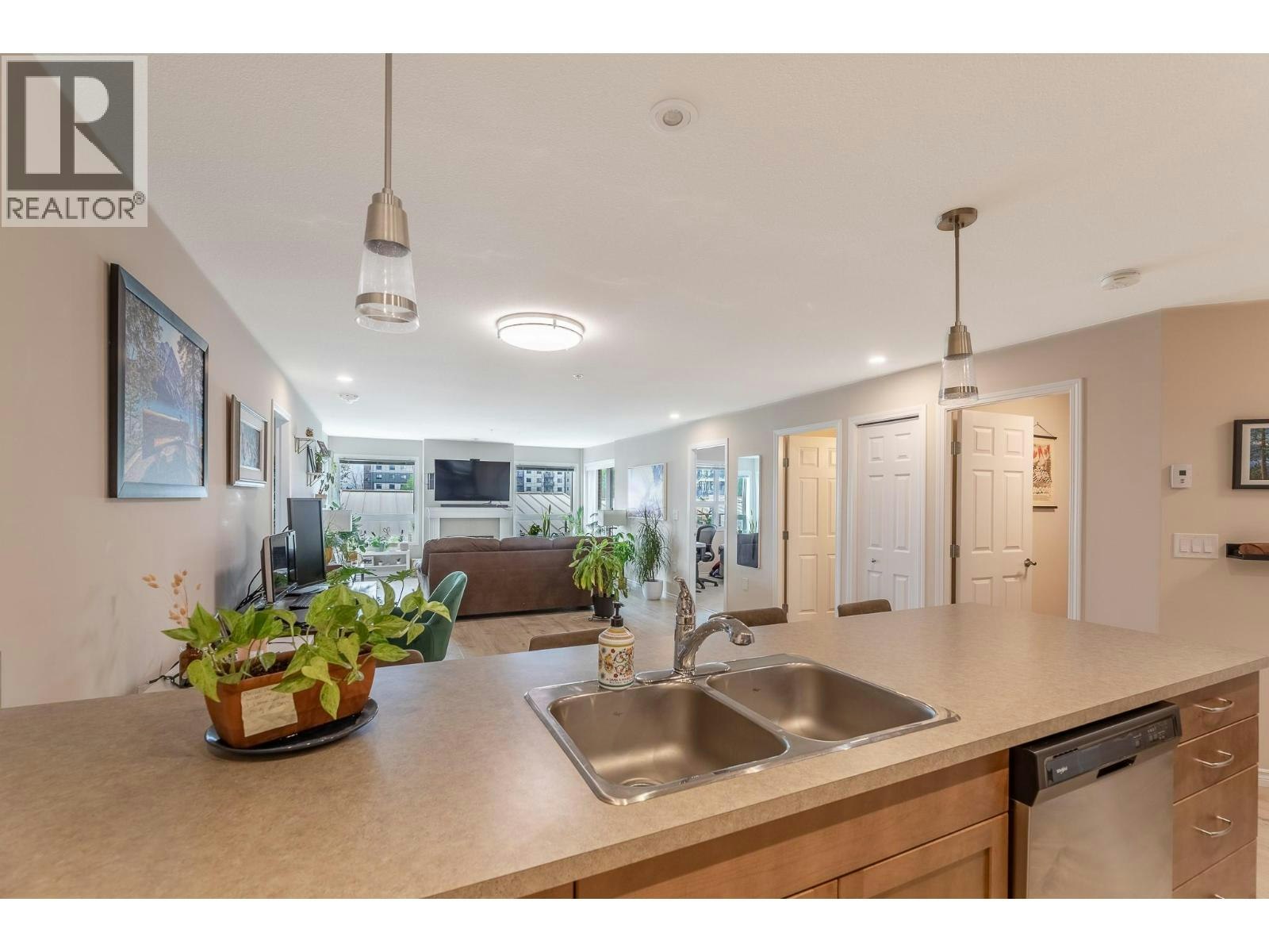 304-3346 Skaha Lake Road, Penticton, BC, V2A 6G4 - 13