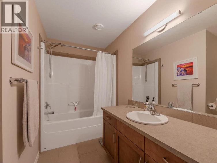 304-3346 Skaha Lake Road, Penticton, BC, V2A 6G4 - 14