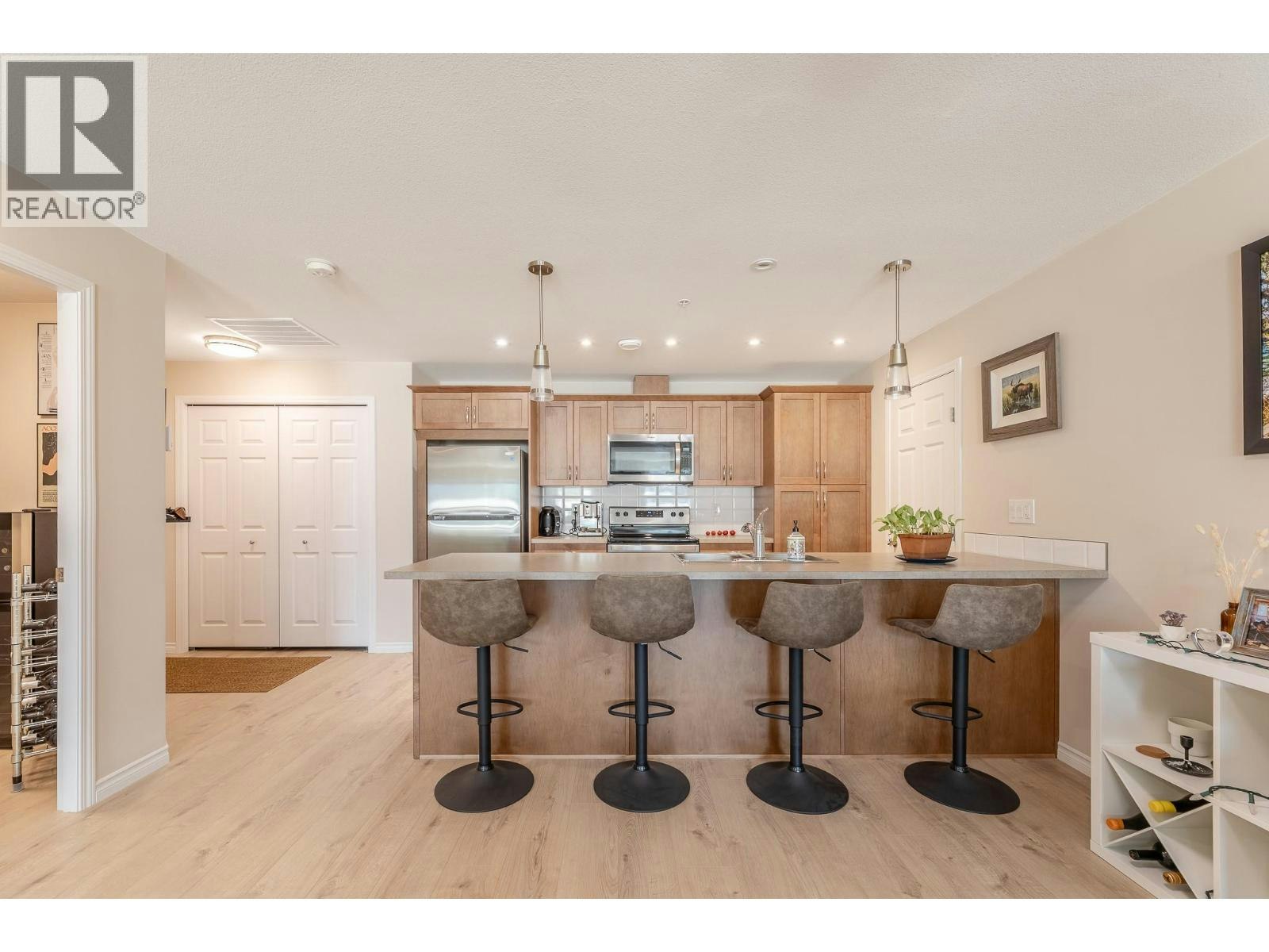 304-3346 Skaha Lake Road, Penticton, BC, V2A 6G4 - 8