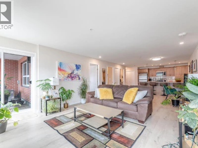 304-3346 Skaha Lake Road - 5
