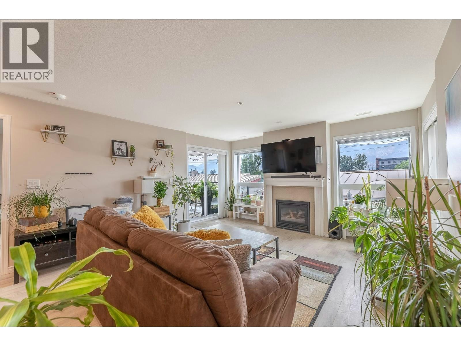 304-3346 Skaha Lake Road - 4