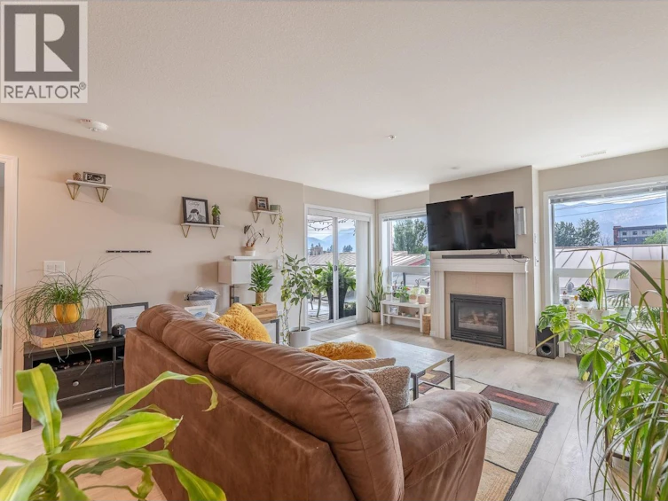 304-3346 Skaha Lake Road, Penticton, BC, V2A 6G4 - 4