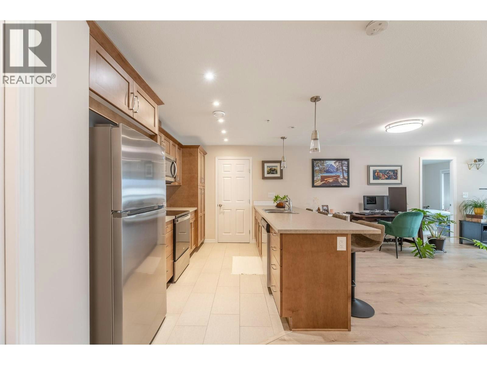 304-3346 Skaha Lake Road, Penticton, BC, V2A 6G4 - 11