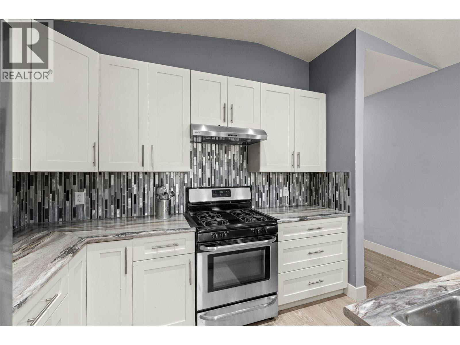 5015 Twinflower Crescent, Kelowna, BC, V1W 5L8 - 11