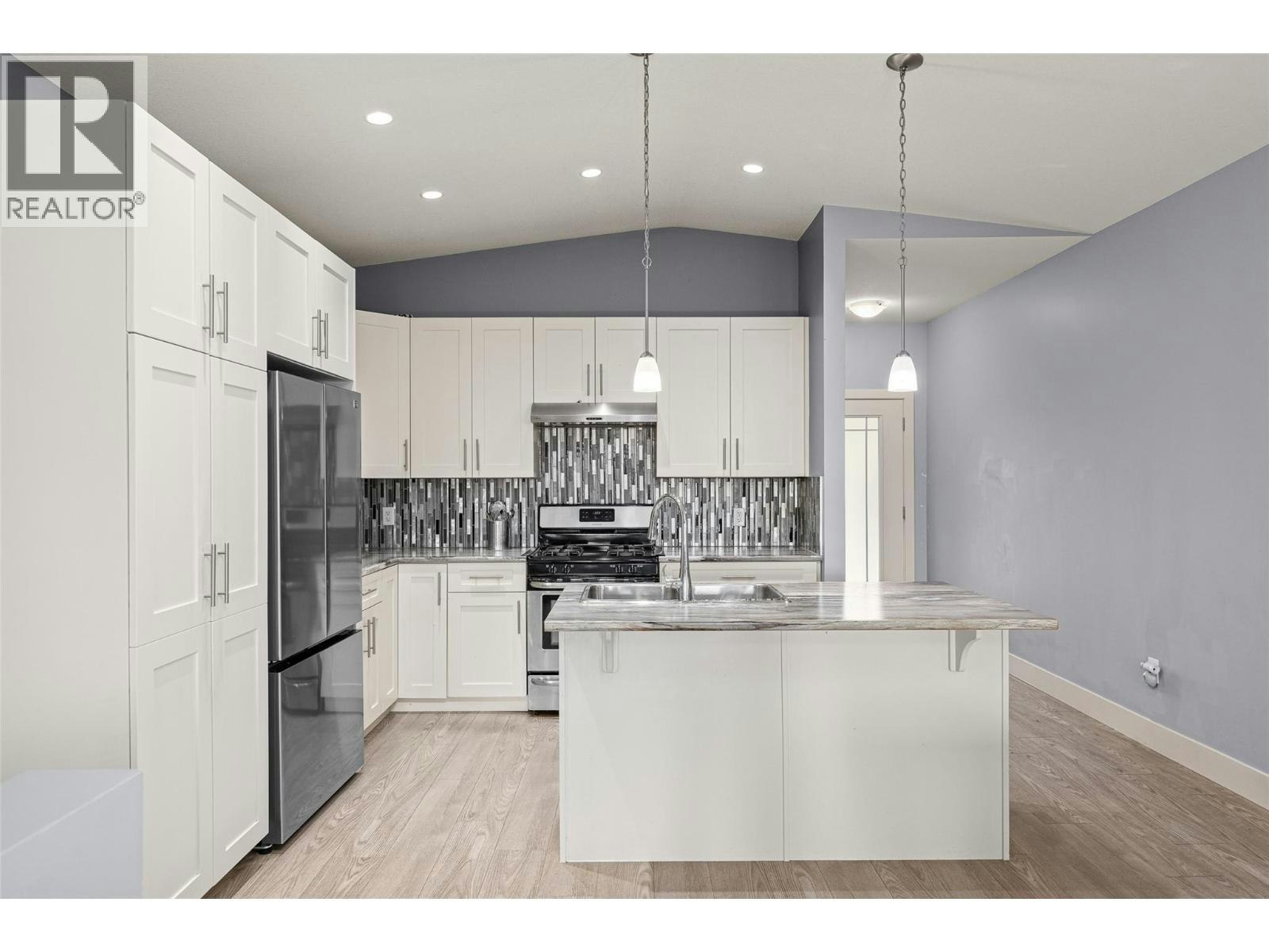5015 Twinflower Crescent, Kelowna, BC, V1W 5L8 - 10