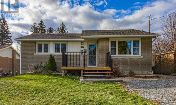 1607 Carling Crescent