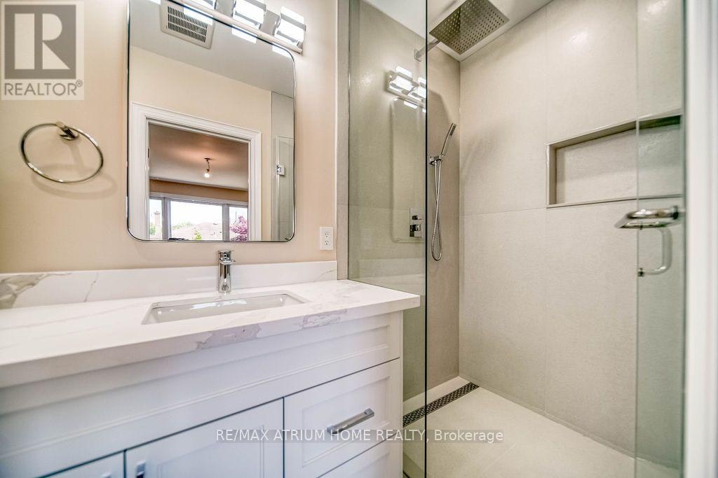 4 Palomino Crescent, Toronto, ON, M2K 1W1 - 9