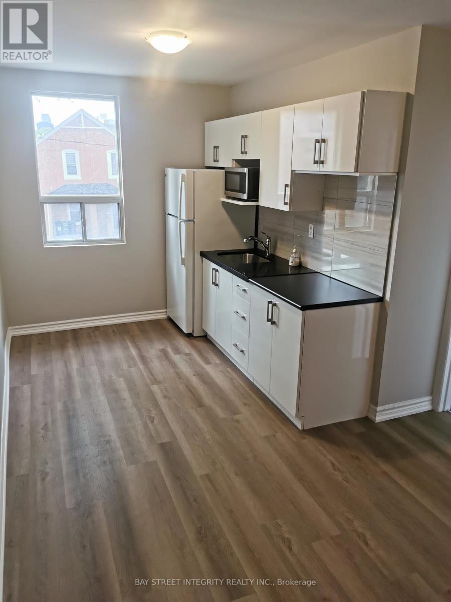 7 D'arcy Street, Toronto, ON, M5T 1J8 - 2