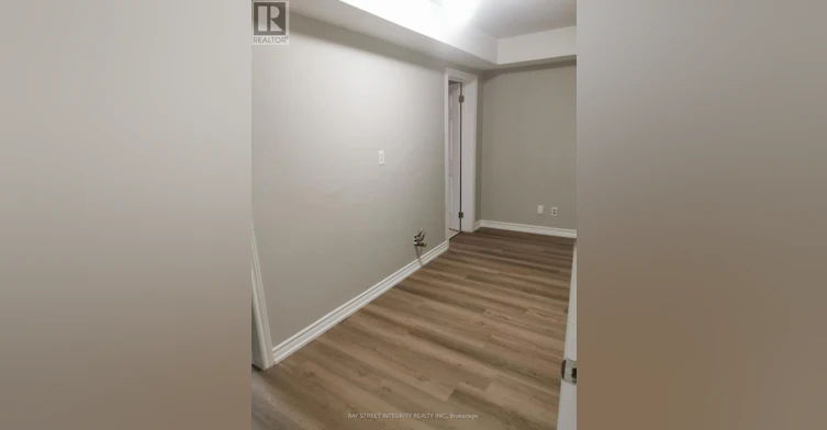 7 D'arcy Street, Toronto, ON, M5T 1J8 - 7