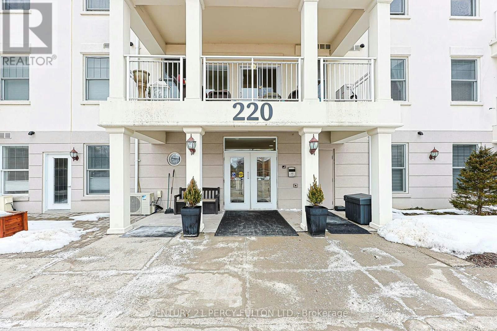 211-220 Main Street N, Uxbridge, ON, L9P 0B6