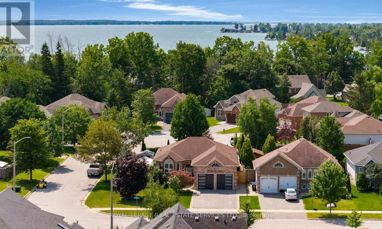 619 Glen Cedar Crescent