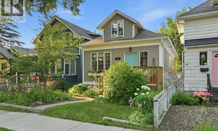 704 32nd Street W
