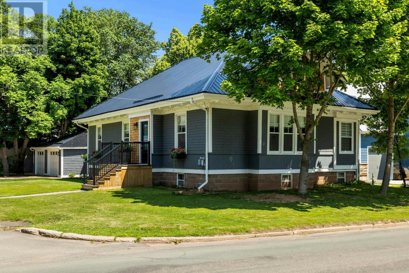 20 River Road NORTH, Charlottetown, PE, C1A 3K4