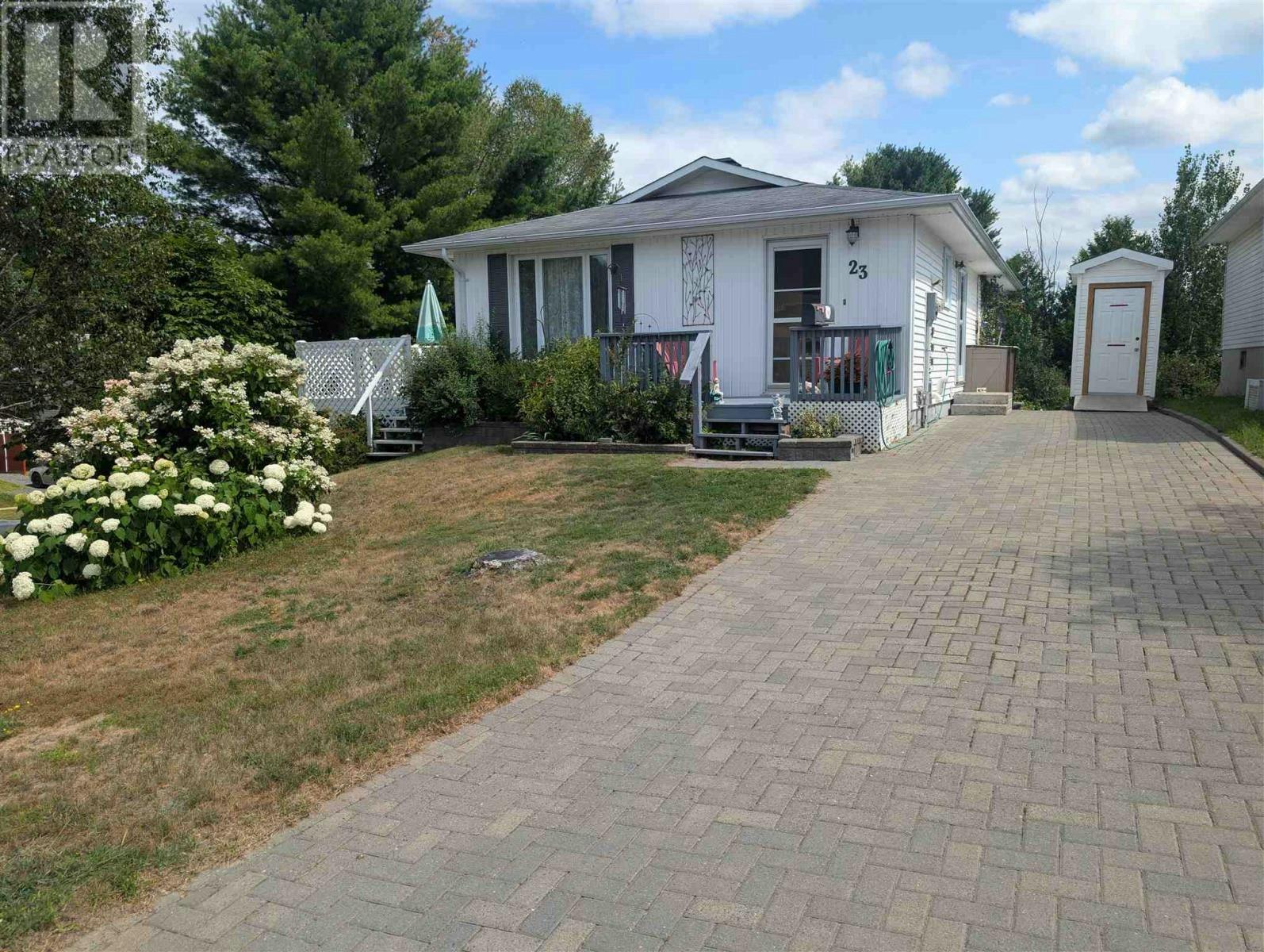 23 Lachance Place, Elliot Lake, ON, P5A 3B9