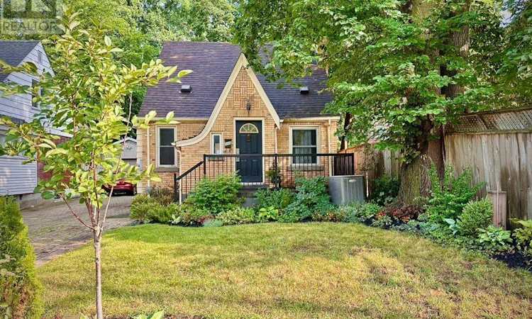 586 Cheapside Street
