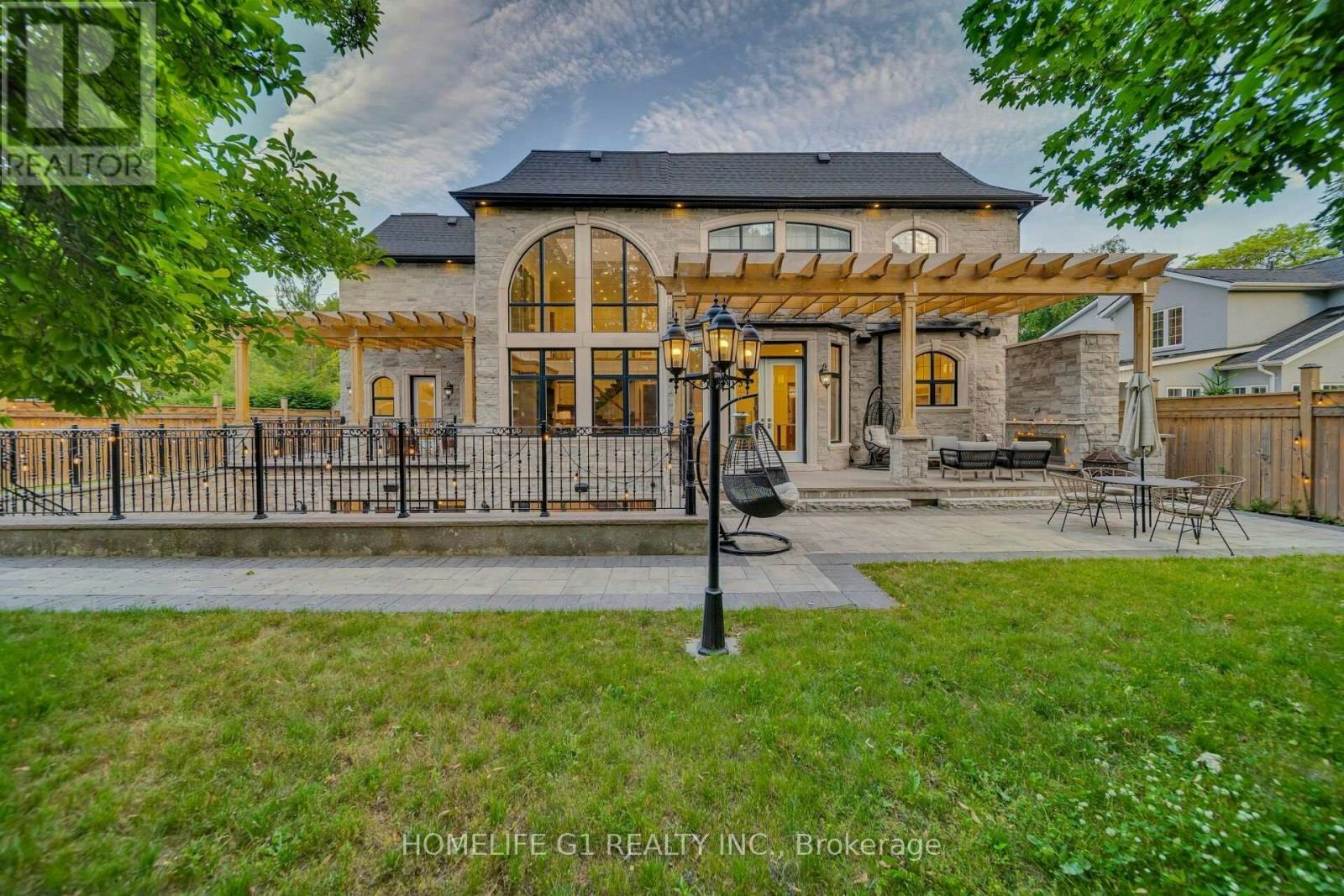 2115 Rebecca Street, Oakville, ON, L6L 2A4