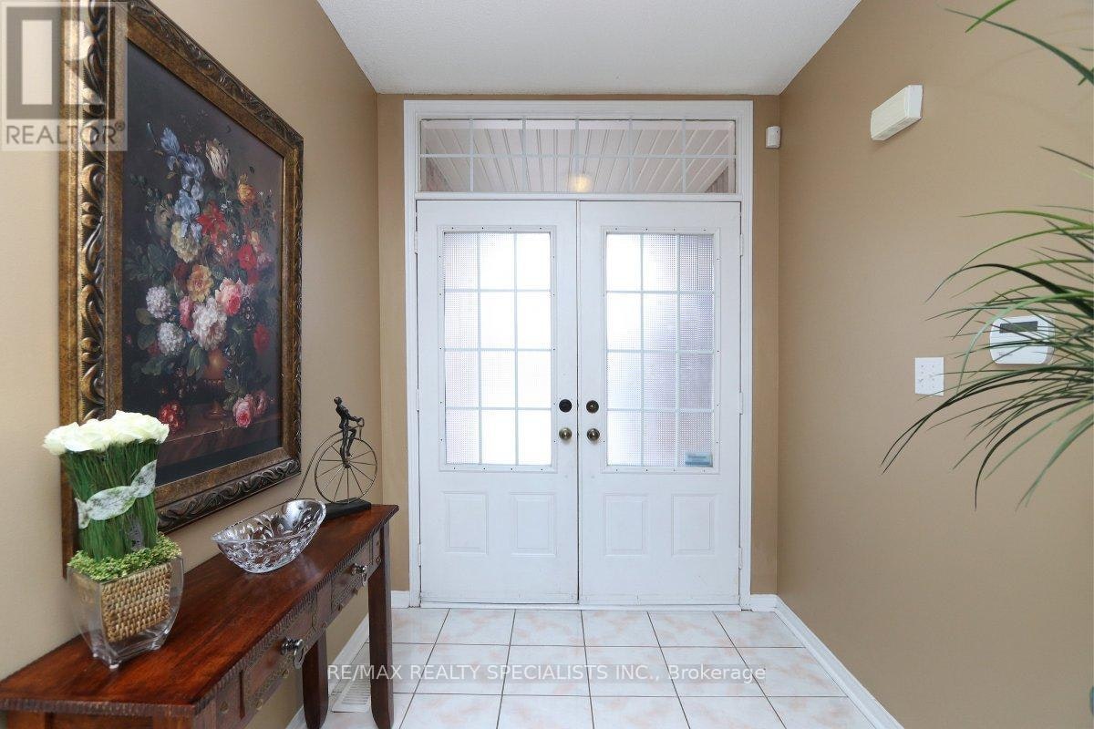 5817 Questman Hollow, Mississauga, ON, L5M 6N8 - 3