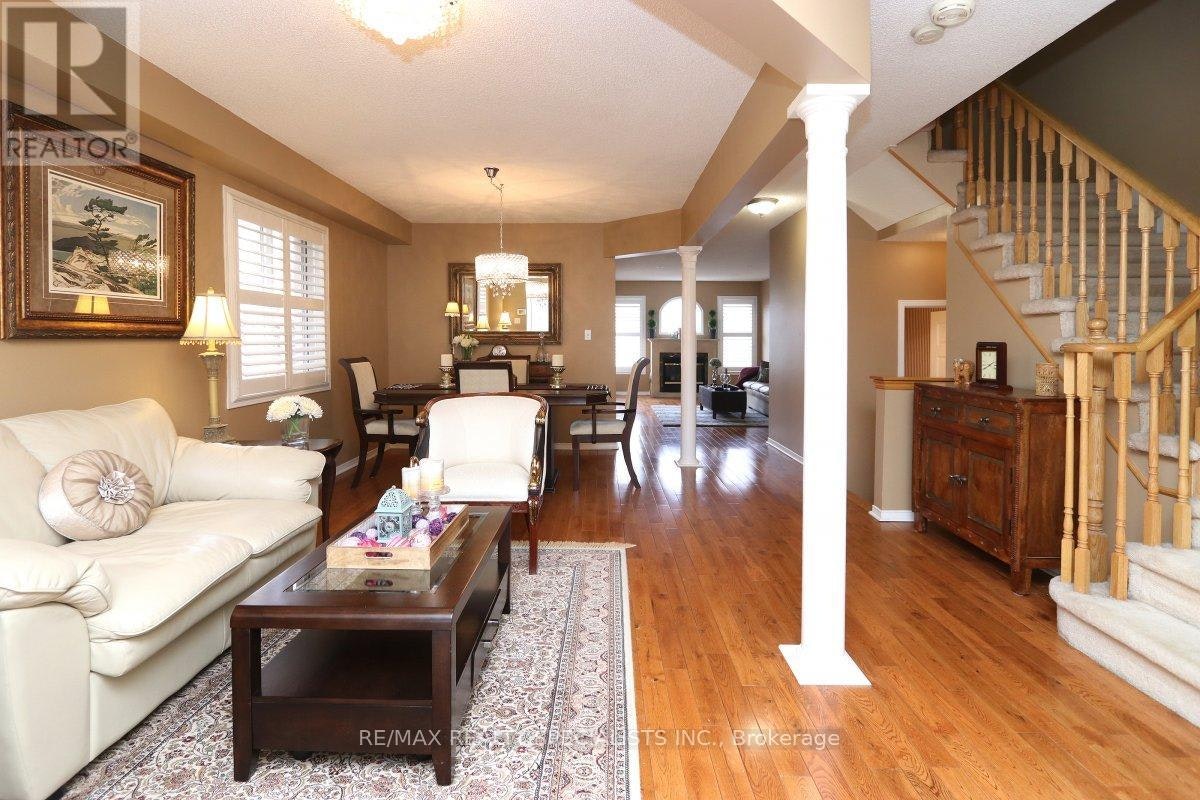 5817 Questman Hollow, Mississauga, ON, L5M 6N8 - 4