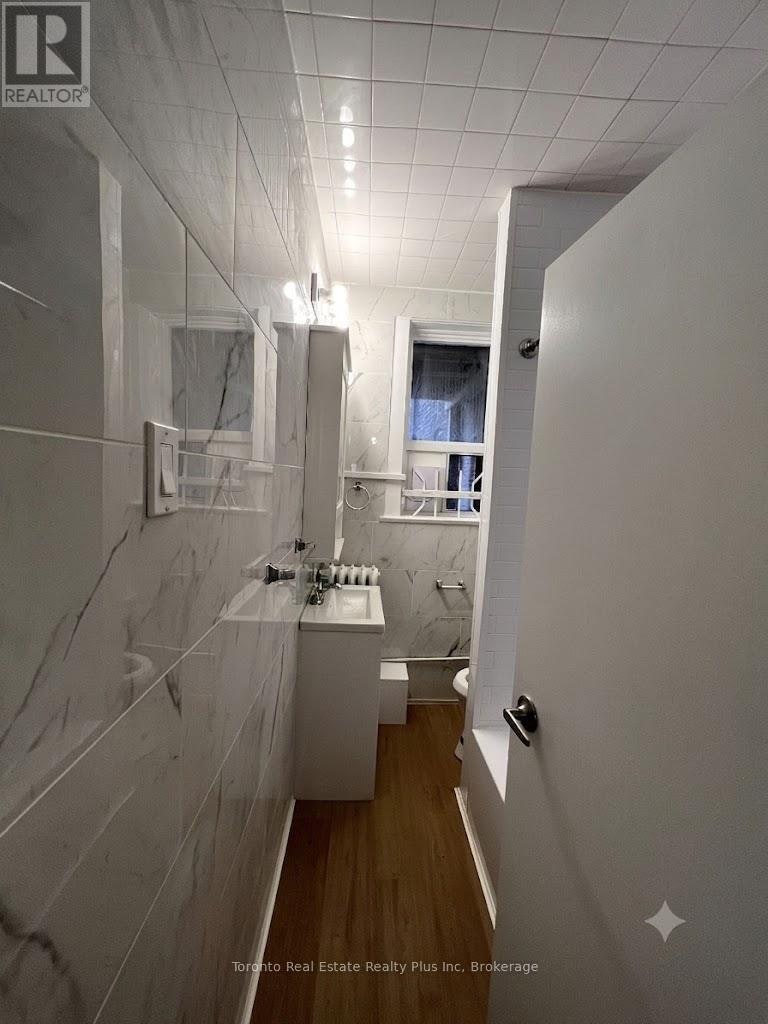 2ND FLOOR-1053 Bloor Street W, Toronto, ON, M6H 1M4 - 9