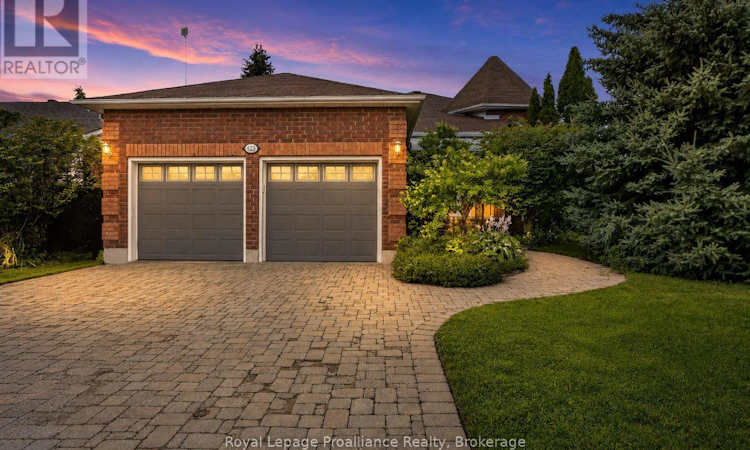 1423 Glenforest Crescent