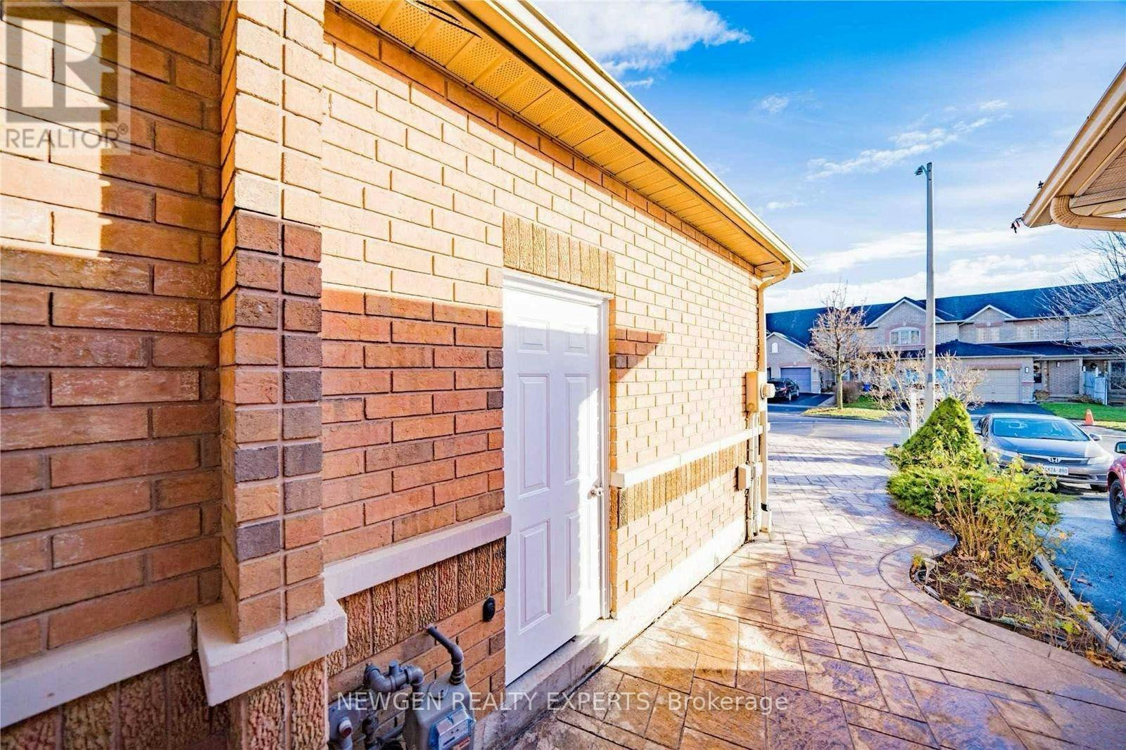 1856 Woodgate Court, Oshawa, ON, L1G 7Z2 - 23