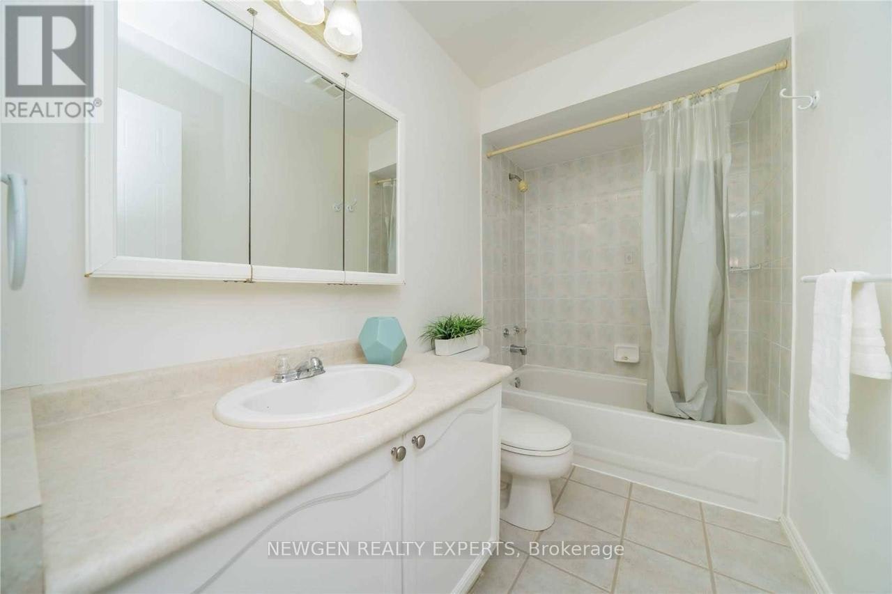 1856 Woodgate Court, Oshawa, ON, L1G 7Z2 - 9