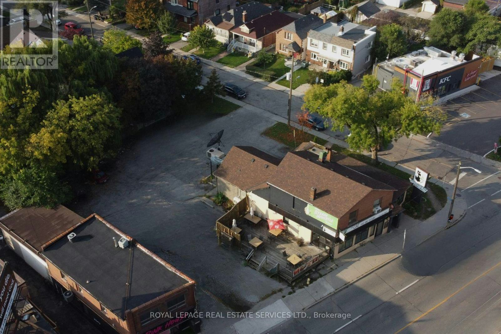 3513 Dundas Street W, Toronto, ON, M6S 2S6 - 7