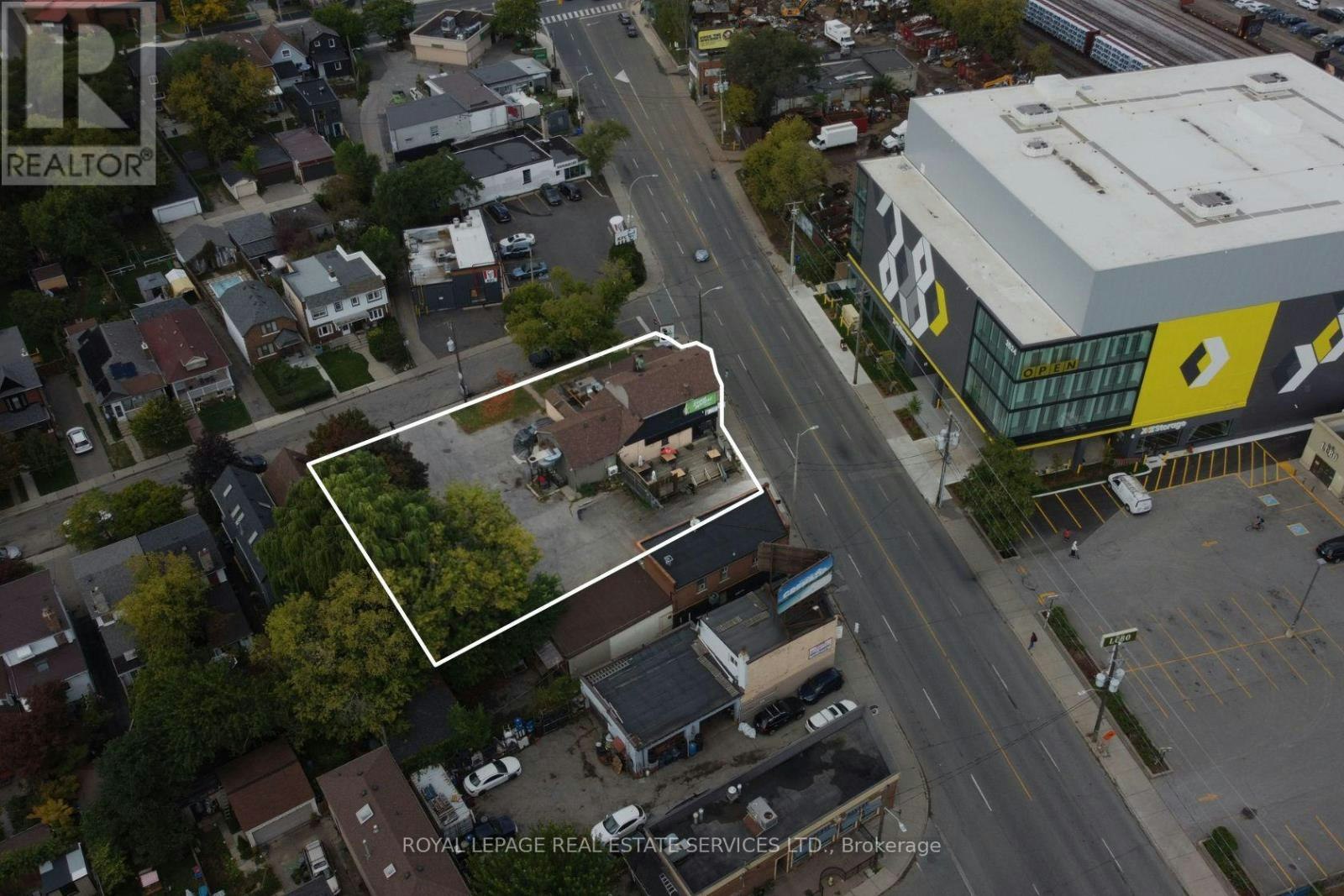 3513 Dundas Street W, Toronto, ON, M6S 2S6 - 6