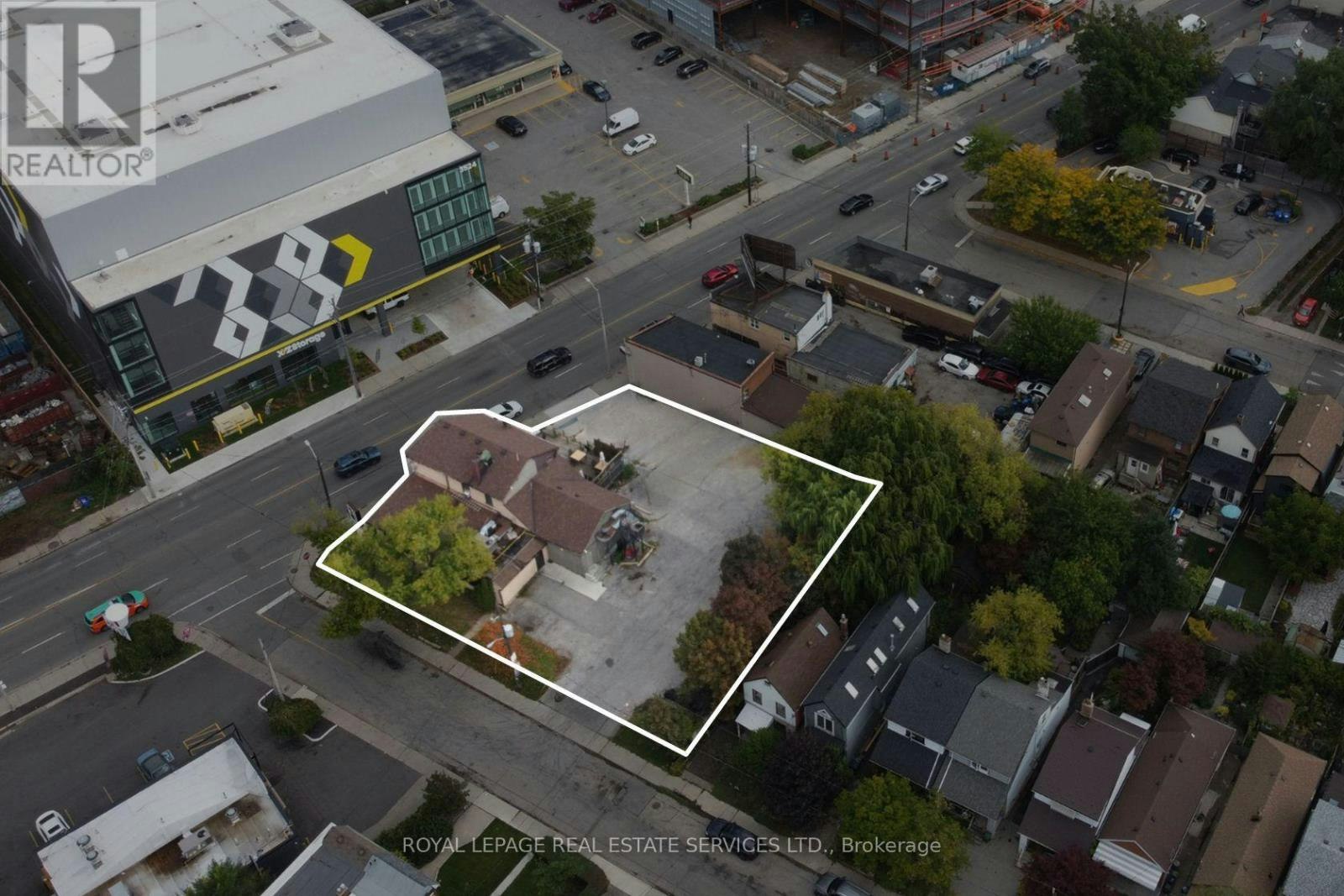 3513 Dundas Street W, Toronto, ON, M6S 2S6 - 5