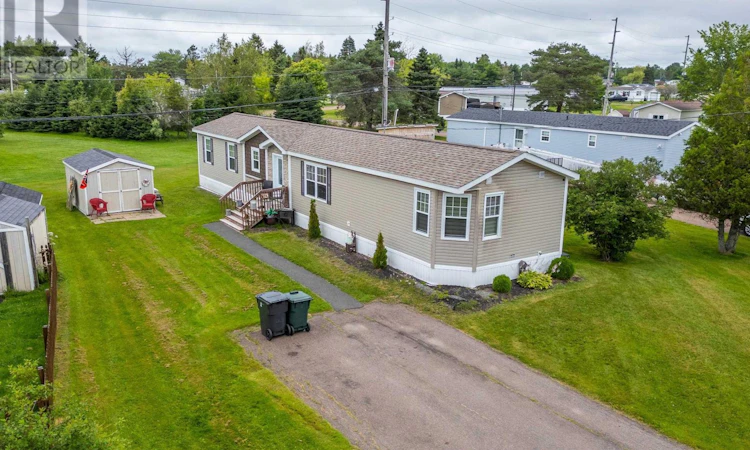 8 Lorne Crescent