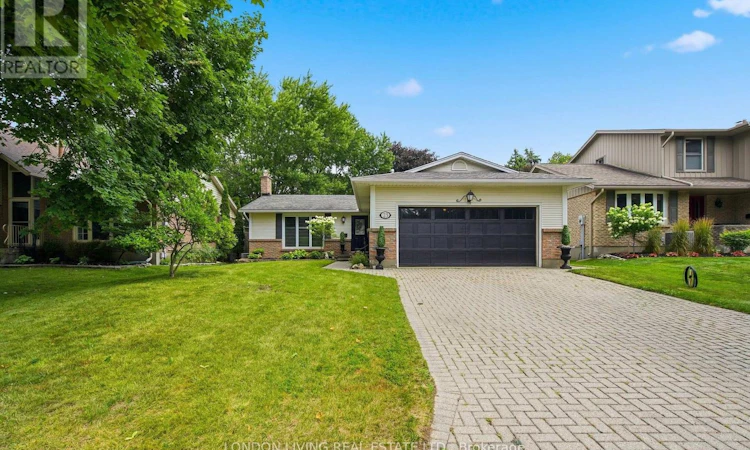 23 Greenbrier Crescent