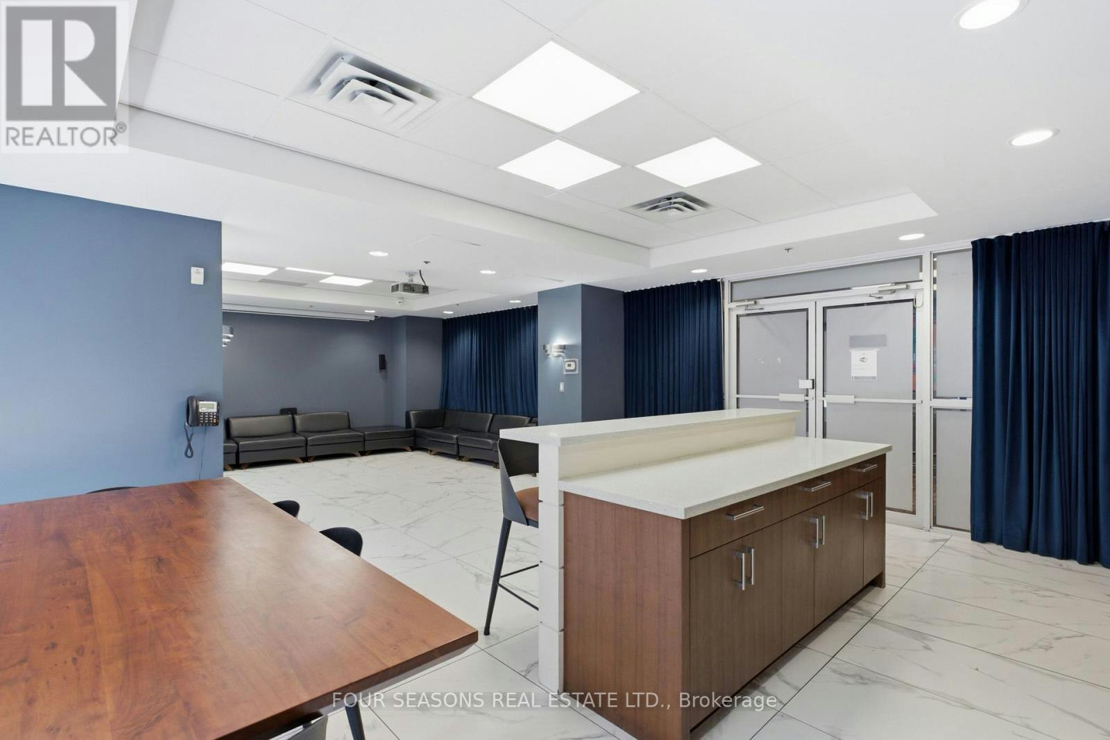 244-1029 King Street W, Toronto, ON, M6K 3M9 - 33