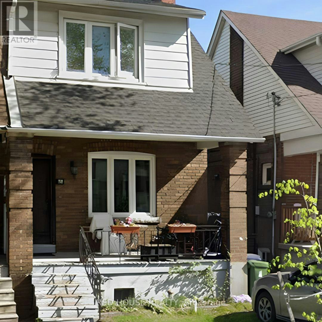 32 Glebeholme Boulevard, Toronto, ON, M4J 1S4