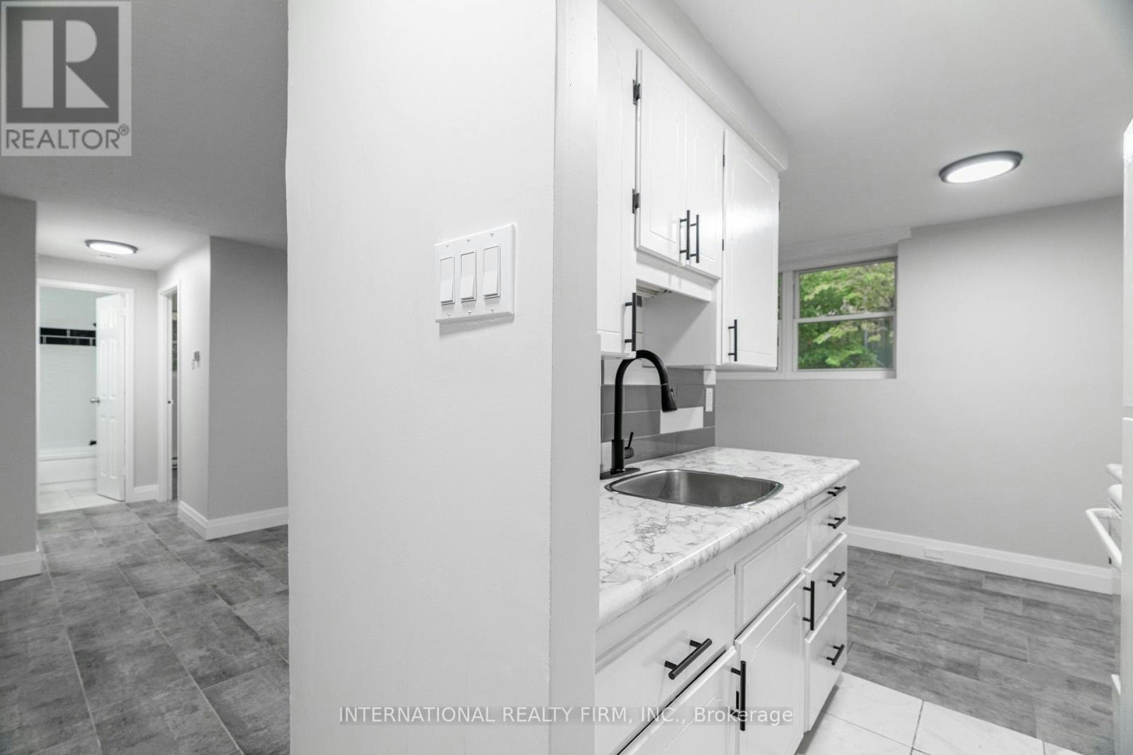 2-24 Brookside Street N, London, ON, N5Z 3J3 - 2