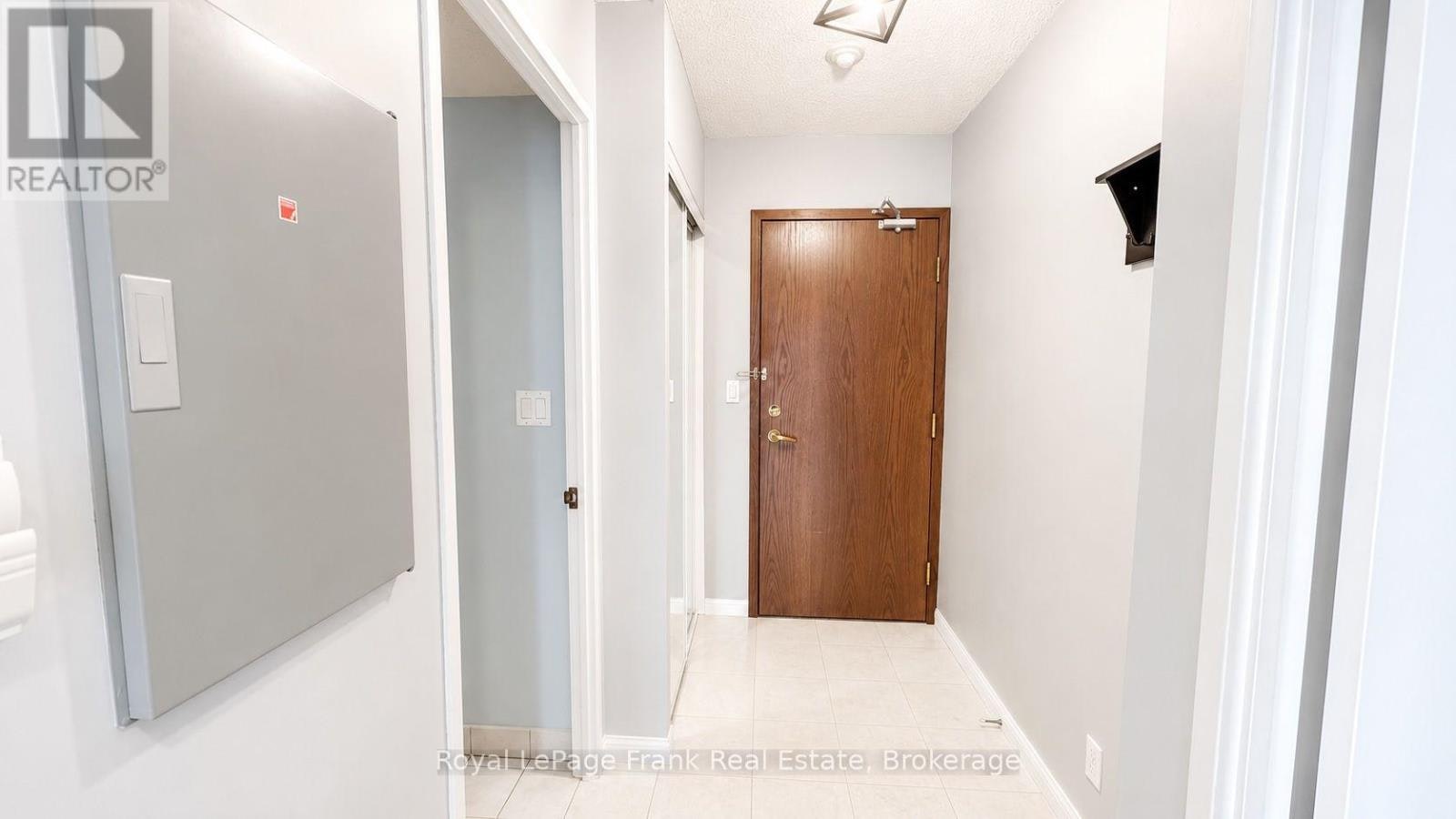 1002-1 Lee Centre Drive, Toronto, ON, M1H 3J2 - 8