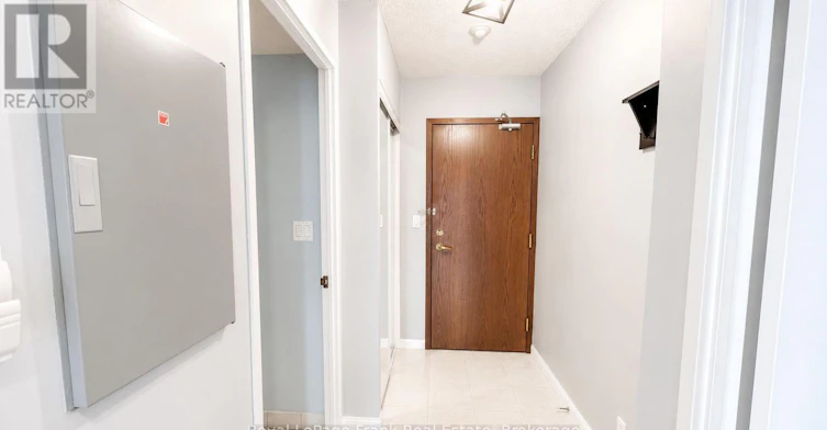 1002-1 Lee Centre Drive, Toronto, ON, M1H 3J2 - 8