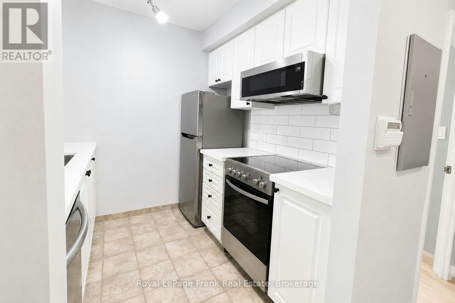 1002-1 Lee Centre Drive, Toronto, ON, M1H 3J2 - 13