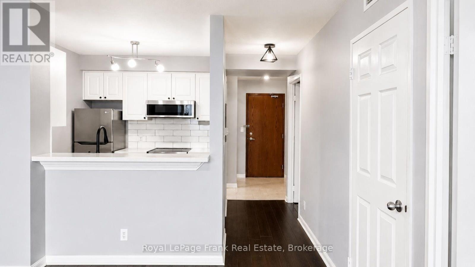1002-1 Lee Centre Drive, Toronto, ON, M1H 3J2 - 17
