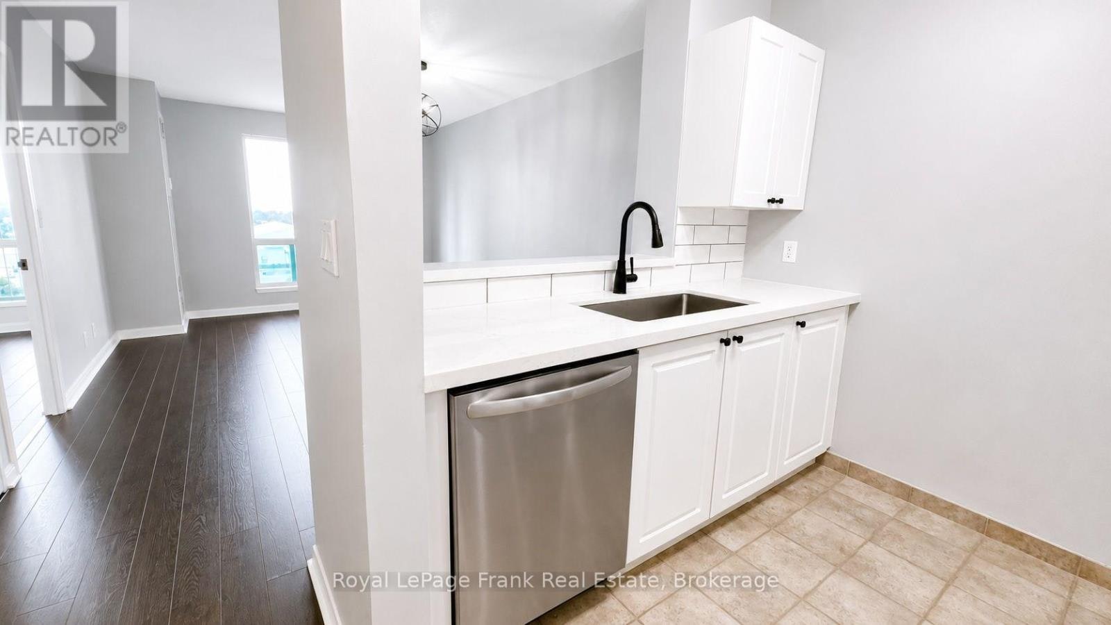 1002-1 Lee Centre Drive, Toronto, ON, M1H 3J2 - 14