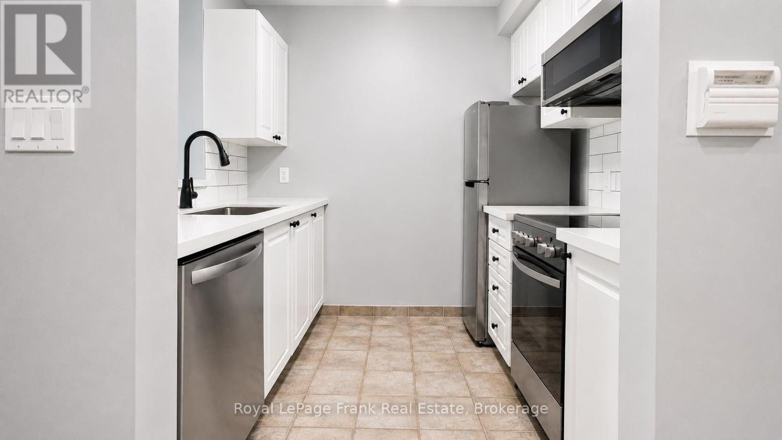 1002-1 Lee Centre Drive, Toronto, ON, M1H 3J2 - 12